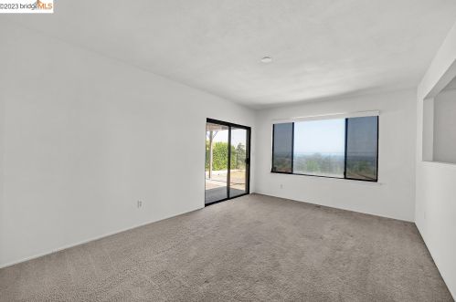 4369 Hillview Dr, West Pittsburg CA  94565-6071 exterior