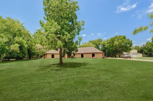 7825 Hughes Ranch Rd, Pearland, TX 77581-7843