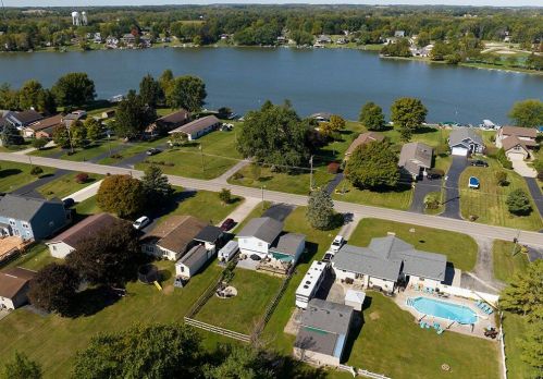 1239 Choctaw Dr, London OH  43140-8726 exterior