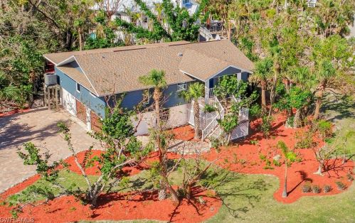 1813 Long Pt Ln, Sanibel FL 33957-2423 exterior