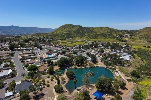 33347 Harvest Way, Wildomar CA 92595-9118 exterior