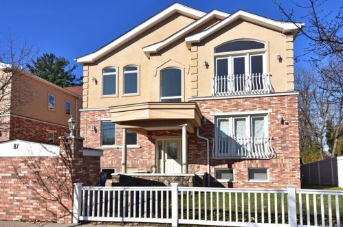 81 Tier St, Bronx, NY 10464-1352