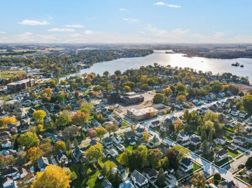 410 Beaver St, Beaver Dam WI  53916-1622 exterior