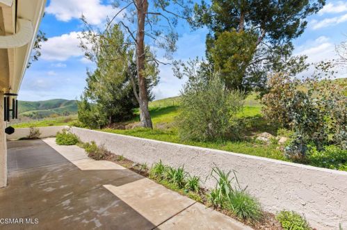 525 Dorado Ct, Calabasas CA  91377-3850 exterior