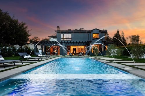 4508 Haskell Ave, Van Nuys CA  91436-3148 exterior