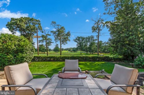 1014 Thomas Ave, Riverton NJ  08077-2321 exterior