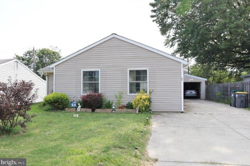 28 Halcyon Dr, New Castle, DE 19720-1239