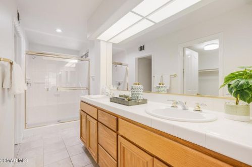 232 Valero Cir, Calabasas CA  91377-5552 exterior