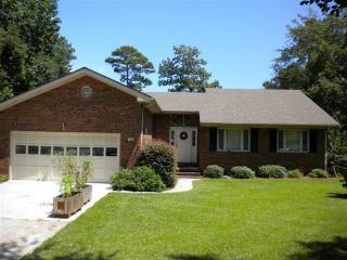 206 Holland Point Dr, Stella, NC 28582-9603