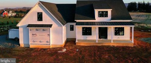 1 Peyton Dr, Carlisle, PA 17015-8522
