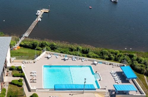 400 Narragansett Pkwy, Warwick RI  02888-4519 exterior