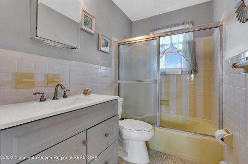 316 Sunset Dr, Pelican Island NJ  08751-2225 exterior