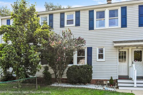 20 Barker Ave, Tinton Falls, NJ 07724-2909