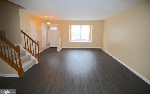 7345 Rhondda Dr, Lorton VA  22079-1570 exterior