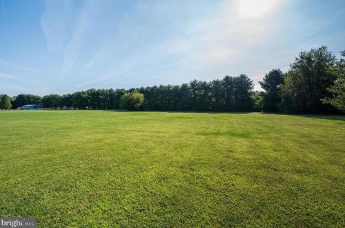 1356 Kings Hwy, Pilesgrove NJ 08098-2517 exterior