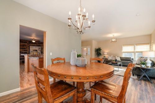 10570 Alta Sierra Dr, Grass Valley CA  95949-6840 exterior