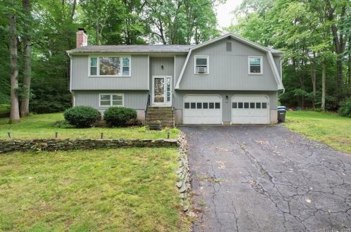 150 Bush Hill Rd, Manchester, CT 06040-7104