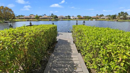 2021 Sunderland Ave, West Palm Beach, FL 33414-7715
