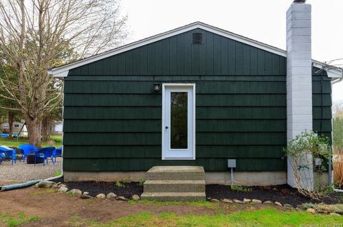 82 Northern Dr, Moosup, CT 06354-2017