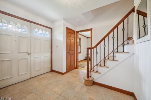 403 Old Dutch Ln, White House Station, NJ 08889-3313