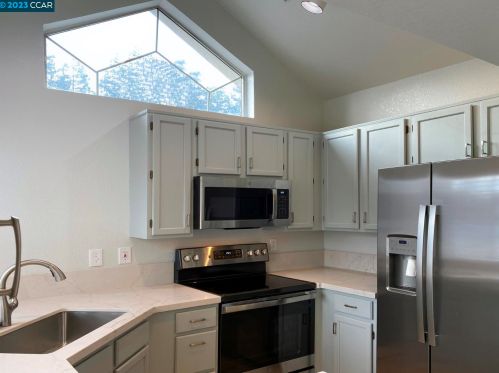 11801 Newbridge Way, Pleasanton CA  94568-2354 exterior