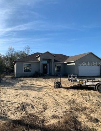 40307 1st Ave, Umatilla, FL 32784-7550