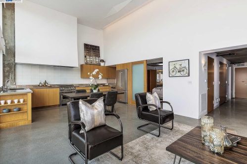 222 Broadway, Oakland, CA 94607-3812