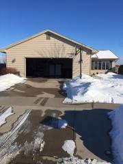 1040 John Moore Dr, Oshkosh, WI 54904-5905