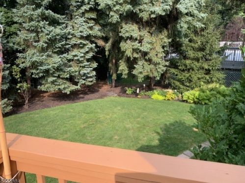 16 Dodd Ter, Verona NJ  07044-1718 exterior