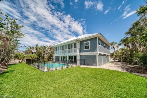 5294 Umbrella Pool Rd, Sanibel, FL 33957-2407