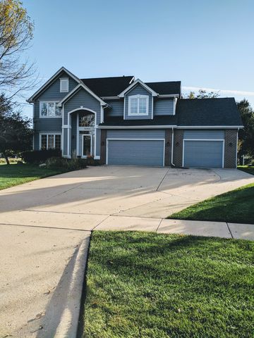 14864 Hawthorn Dr, Des Moines, IA 50325-7840