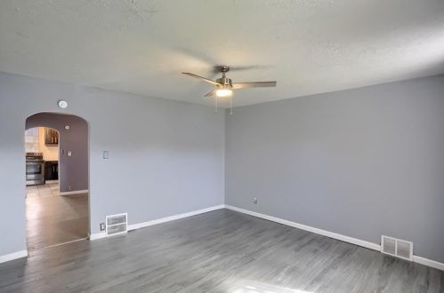 344 Maplewood Ave, Ambridge, PA 15003-2518