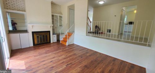 425 Reneau Way, Herndon VA  20170-4521 exterior