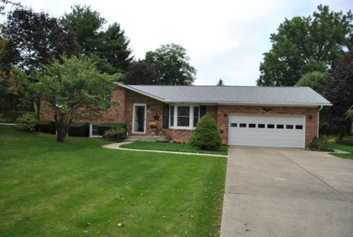 91 Roy Dr, Pataskala, OH 43062-8316