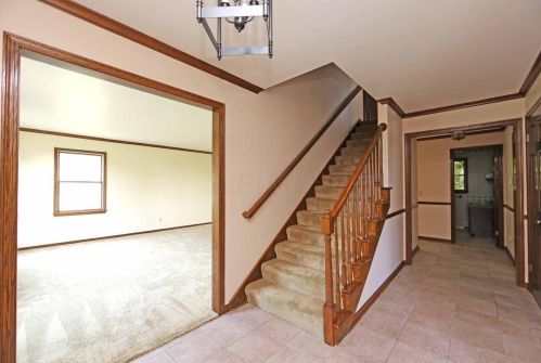 900 Everview Dr, Mount Vernon, OH 43050-9574