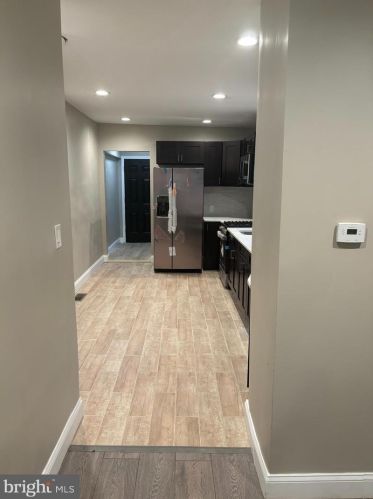 70 Jersey St, Trenton, NJ 08611-2424