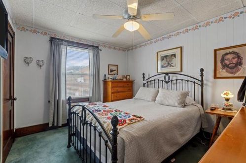 629 Maplewood Ave, Ambridge PA 15003-2415 exterior