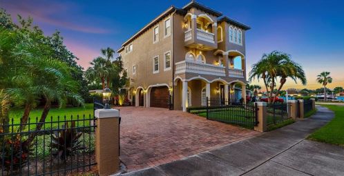 209 Corsino Way, Saint Petersburg, FL 33705-4514