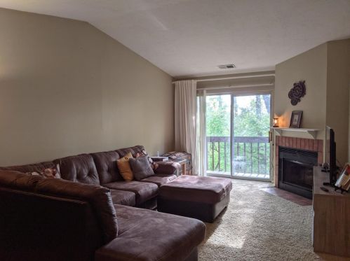 5211 Eaglesnest Dr, Cincinnati, OH 45248-8467