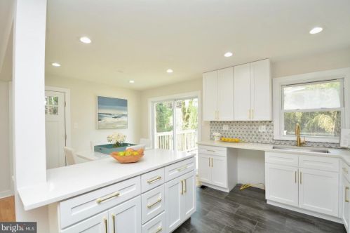 2608 Pioneer Ln, Falls Church VA  22043-3413 exterior