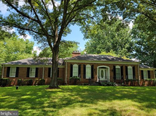 13501 Highland Farms Ct, Nokesville VA  20181-2811 exterior