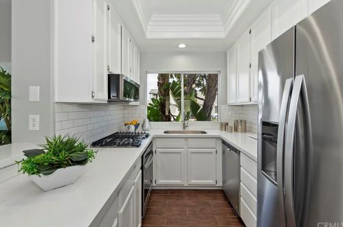 126 33 St, Newport Beach CA  92663-3028 exterior