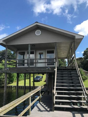6437 Island Rd, Jarreau, LA 70749-3002