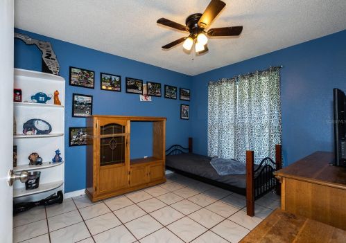 24320 Strawberry Ave, Mount Plymouth FL  32776-9564 exterior