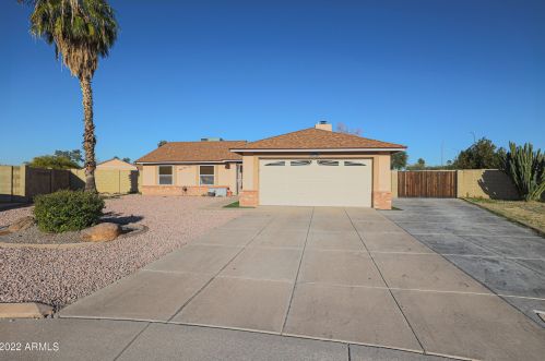 8940 86th Dr, Peoria, AZ 85345-2532