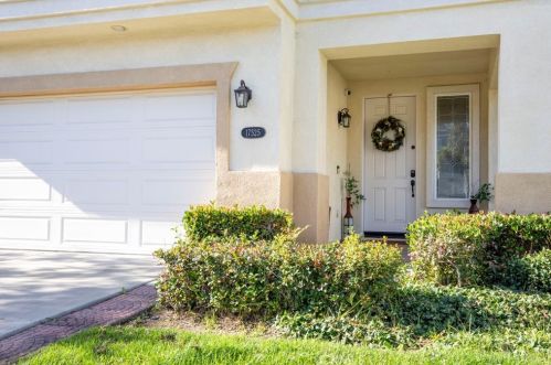 17525 Sagebrush Way, Long Beach, CA 90746-7469