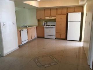 7521 Grandview Blvd, Hollywood, FL 33023-6552