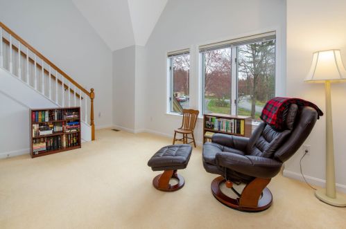 77 Dorchester Way, Nashua NH 03064-8121 exterior