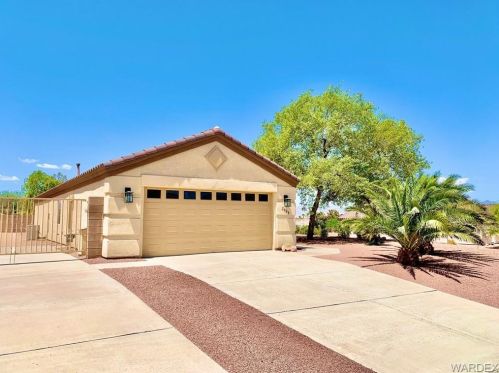 2985 Carefree Dr, Bullhead City, AZ 86442-8407
