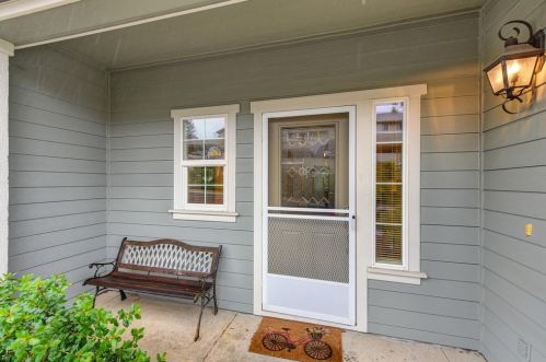 126 Mallard Dr, Grass Valley, CA 95945-5751